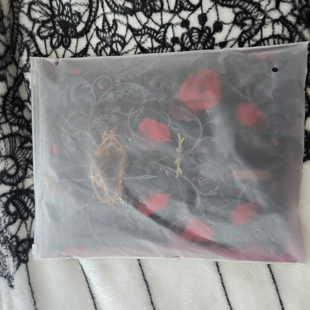 Floral Black and Red Crossbody Bag - Picture 4 of 4